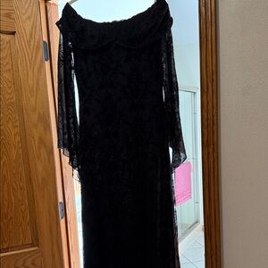 Black Off-Shoulder Long Sleeve Lace Evening Gown
